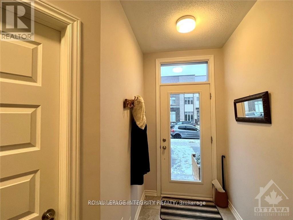 917 Moses Tennisco Street, Ottawa, Ontario  K1K 5A8 - Photo 2 - X13015850