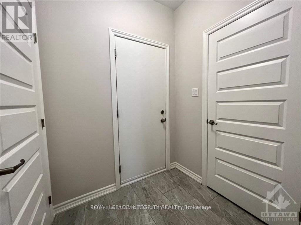 917 Moses Tennisco Street, Ottawa, Ontario  K1K 5A8 - Photo 6 - X13015850