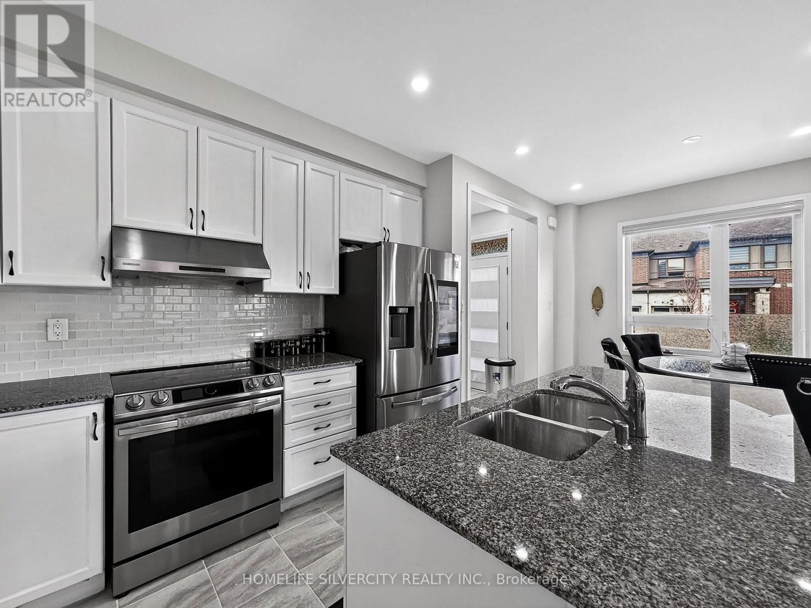 1 Boothill Drive, Brampton, Ontario  L7A 5E5 - Photo 11 - W12991980