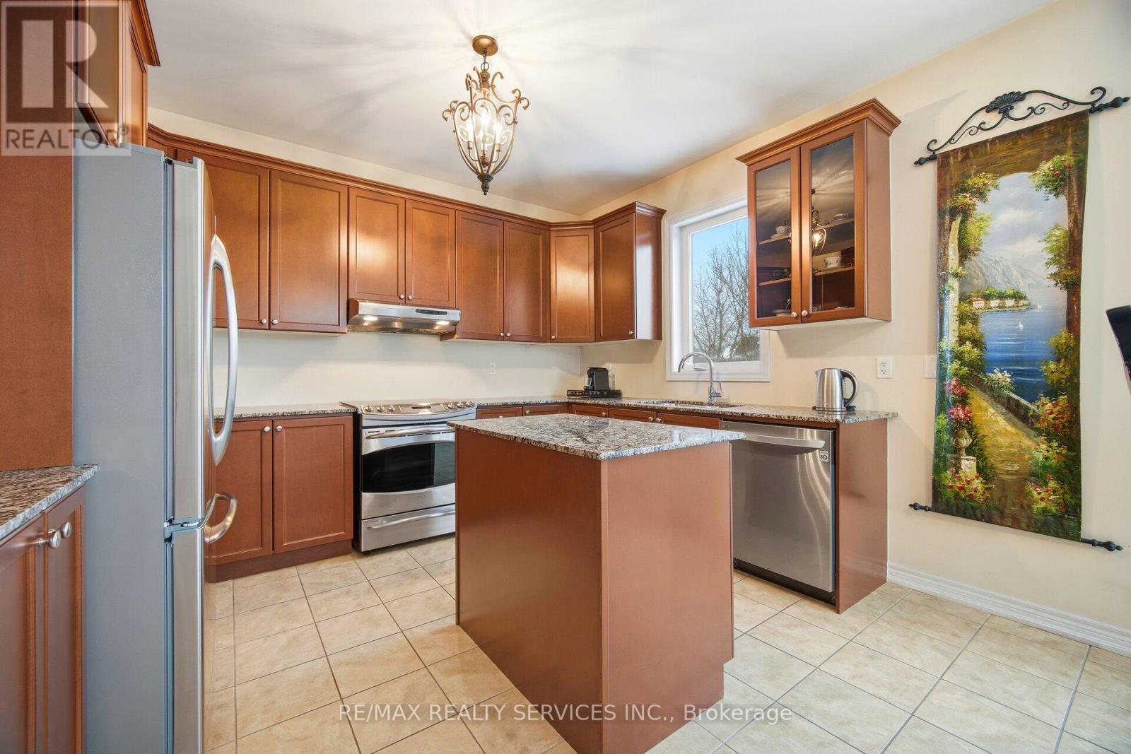 17 Island Grove, Brampton, Ontario  L6X 0W6 - Photo 10 - W12952670