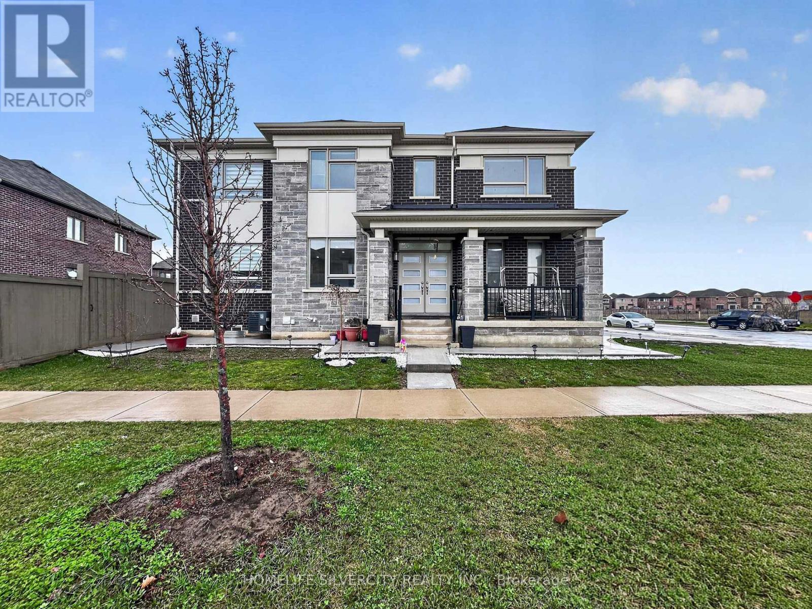 1 Boothill Drive, Brampton, Ontario  L7A 5E5 - Photo 2 - W12991980