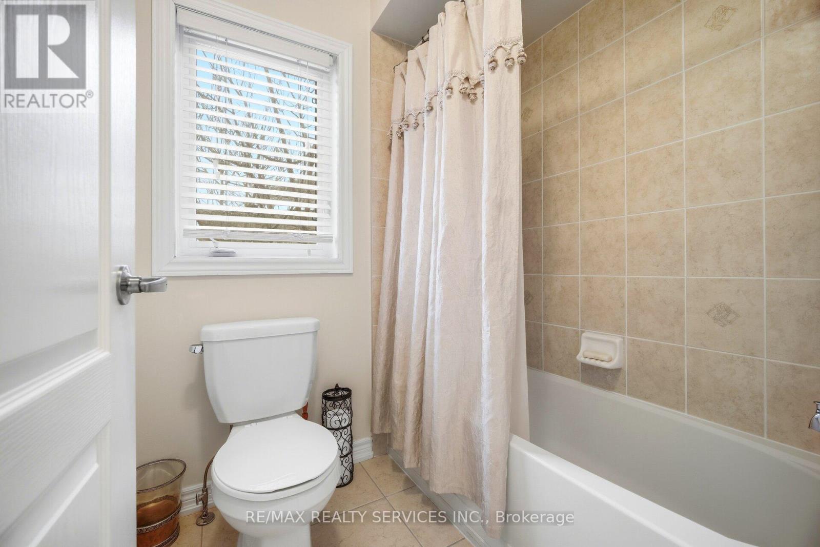 17 Island Grove, Brampton, Ontario  L6X 0W6 - Photo 38 - W12952670