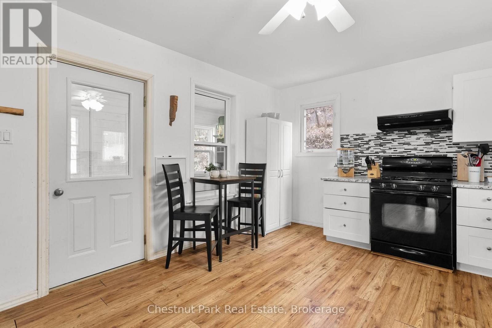 96 James Street, Burk's Falls, Ontario  P0A 1C0 - Photo 14 - X13015834