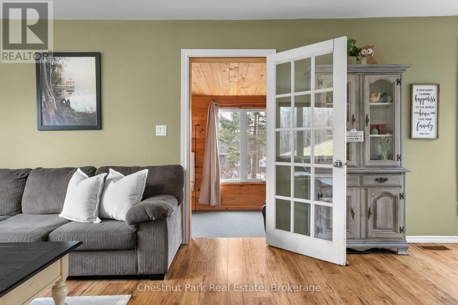 96 James Street, Burk's Falls, Ontario  P0A 1C0 - Photo 15 - X13015834