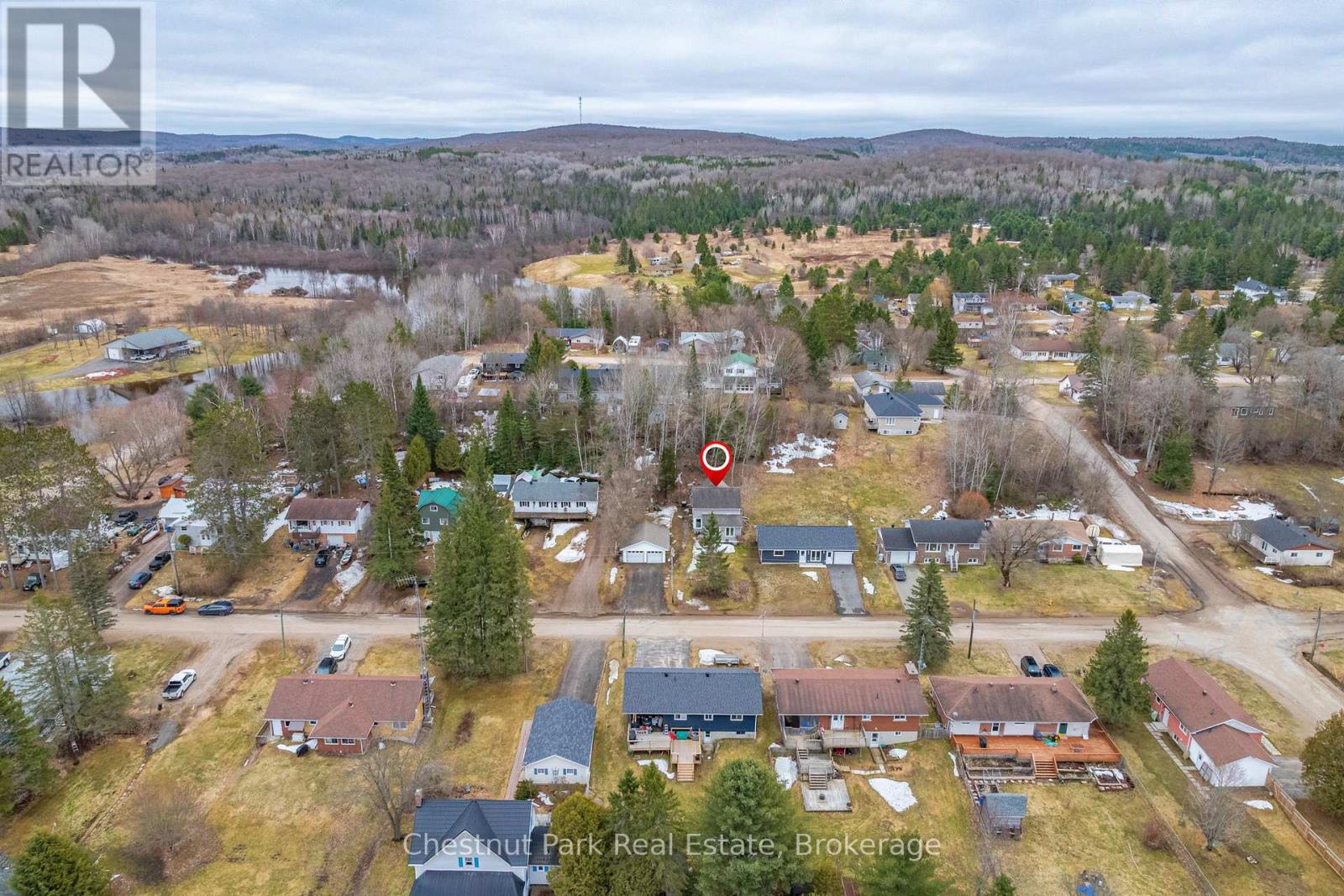 96 James Street, Burk's Falls, Ontario  P0A 1C0 - Photo 32 - X13015834