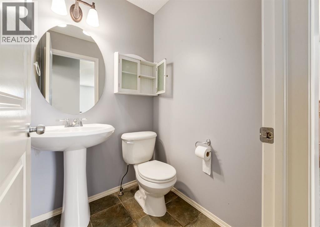 113 Luxstone Green Sw, Airdrie, Alberta  T4B 3B9 - Photo 11 - A2294849