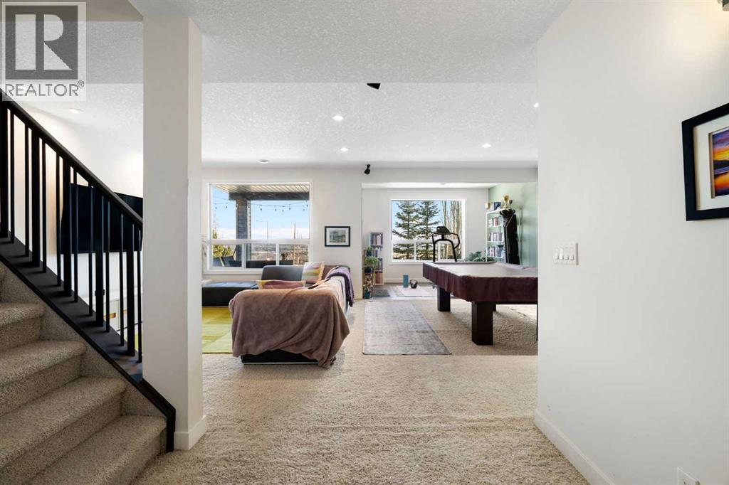 61 Cougar Ridge Cove SW, Calgary, Alberta  T3H 0S5 - Photo 33 - A2300421
