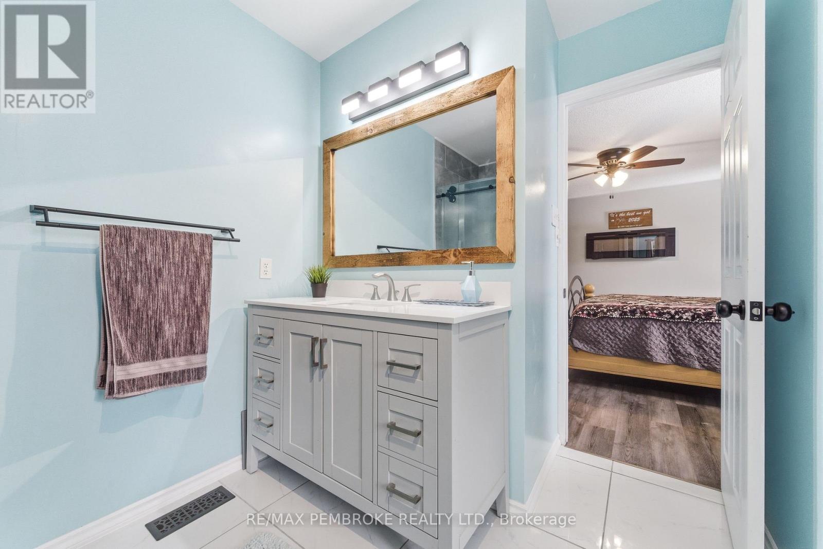 56 Robertson Drive, Whitewater Region, Ontario  K0J 1C0 - Photo 26 - X12962636