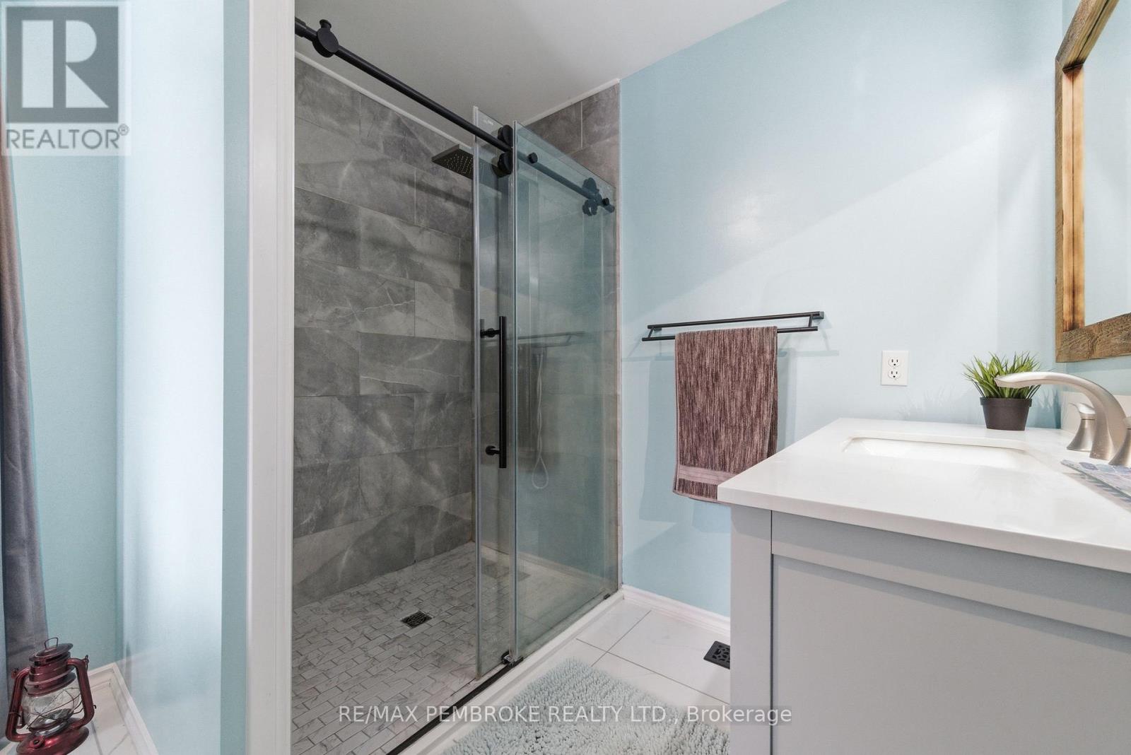 56 Robertson Drive, Whitewater Region, Ontario  K0J 1C0 - Photo 28 - X12962636