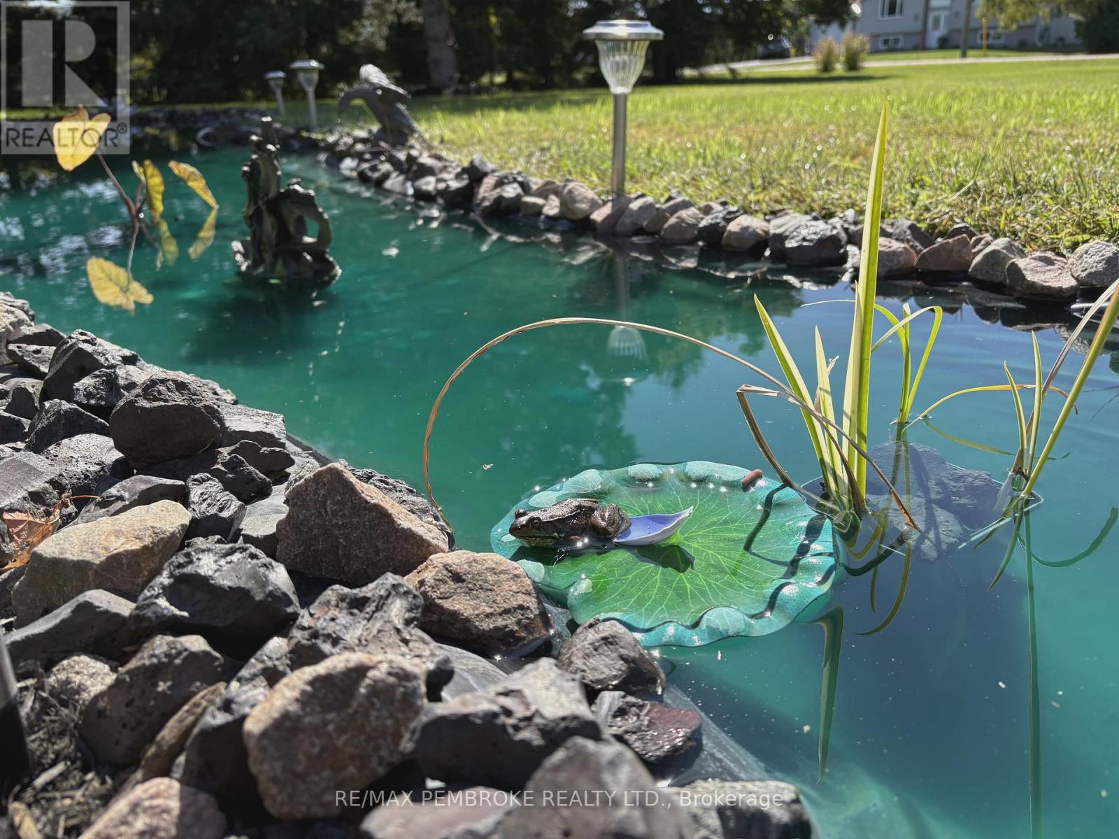 56 Robertson Drive, Whitewater Region, Ontario  K0J 1C0 - Photo 42 - X12962636