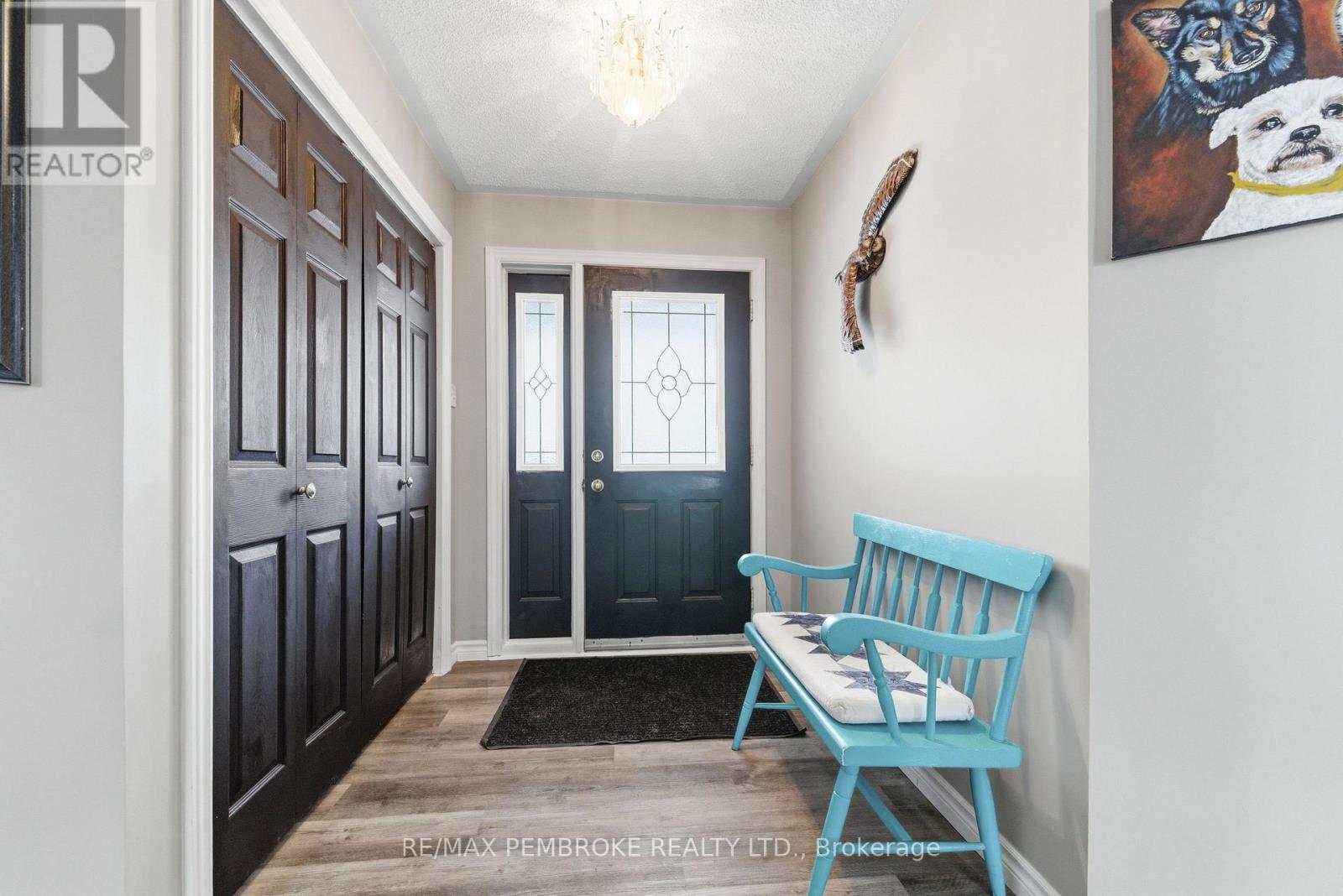 56 Robertson Drive, Whitewater Region, Ontario  K0J 1C0 - Photo 9 - X12962636