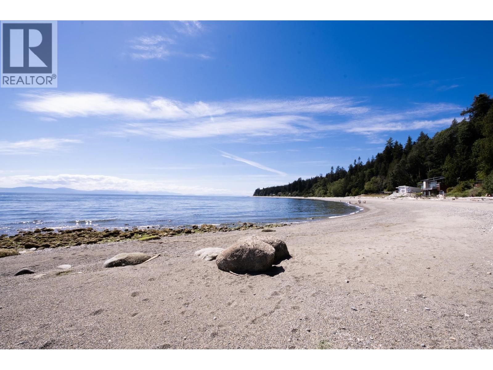 1618 Ocean Beach Esplanade, Gibsons, British Columbia  V0N 1V5 - Photo 1 - R3113049