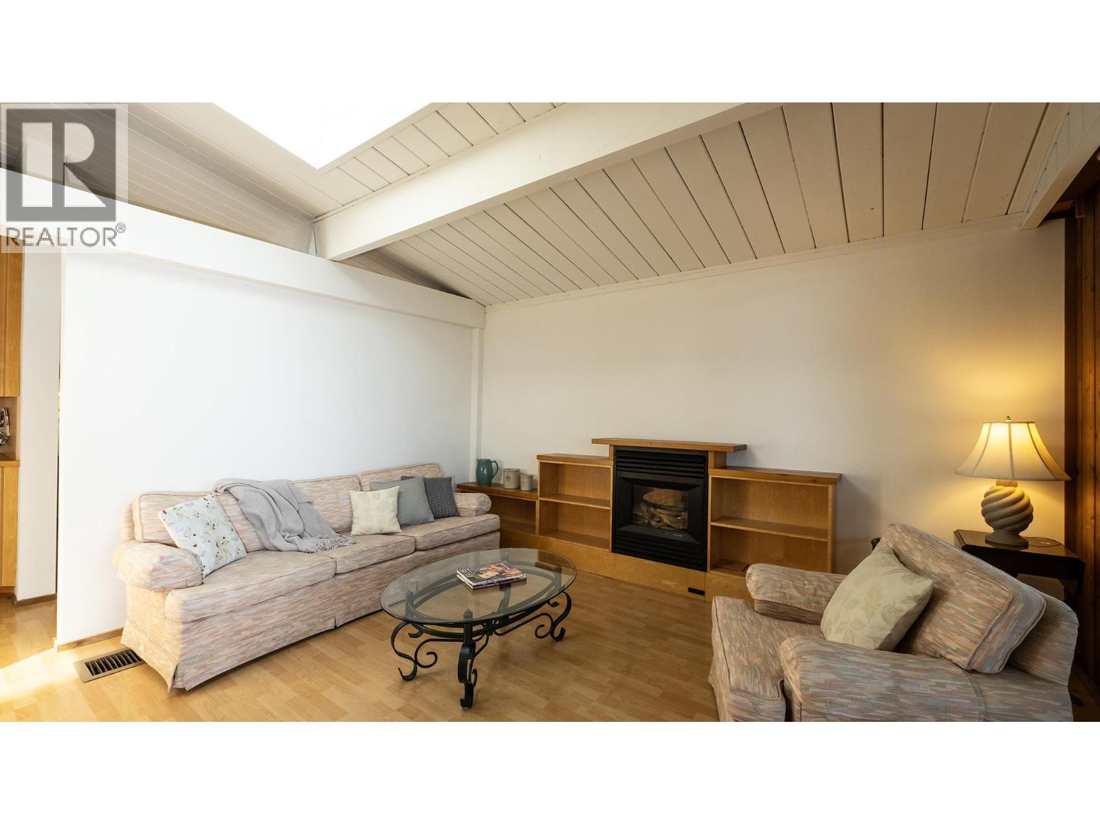 1618 Ocean Beach Esplanade, Gibsons, British Columbia  V0N 1V5 - Photo 11 - R3113049