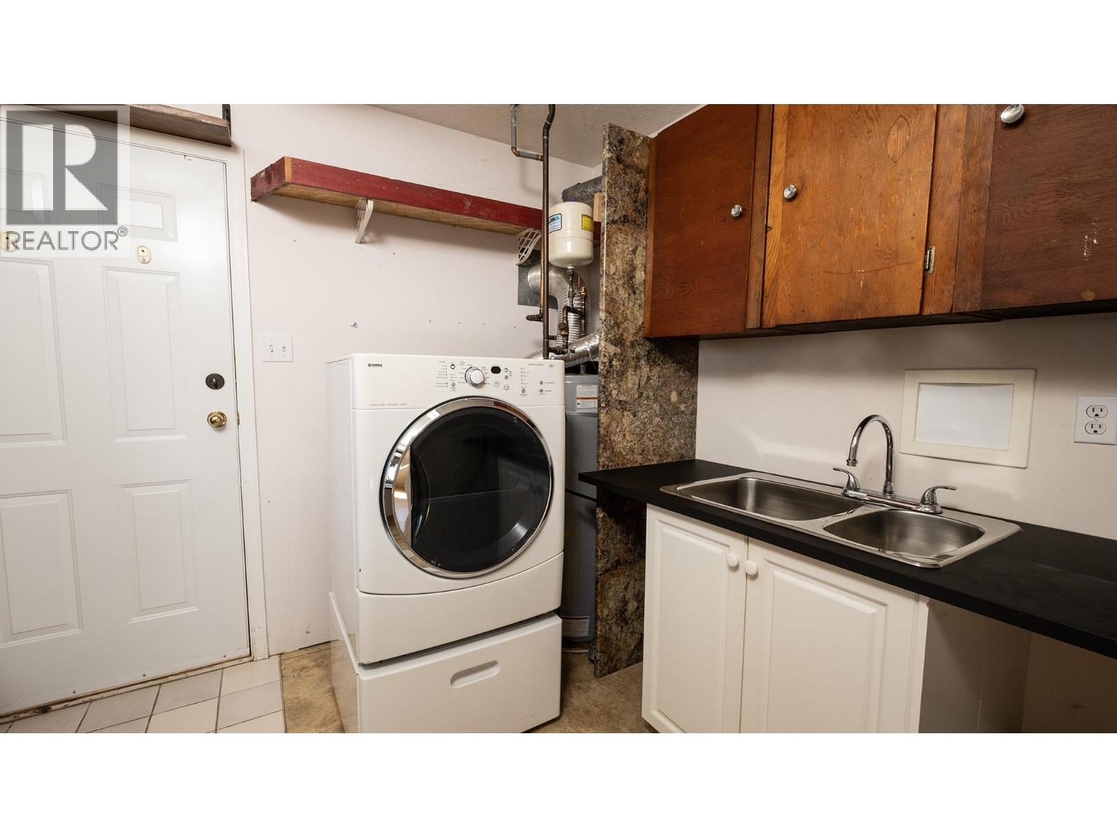 1618 Ocean Beach Esplanade, Gibsons, British Columbia  V0N 1V5 - Photo 19 - R3113049