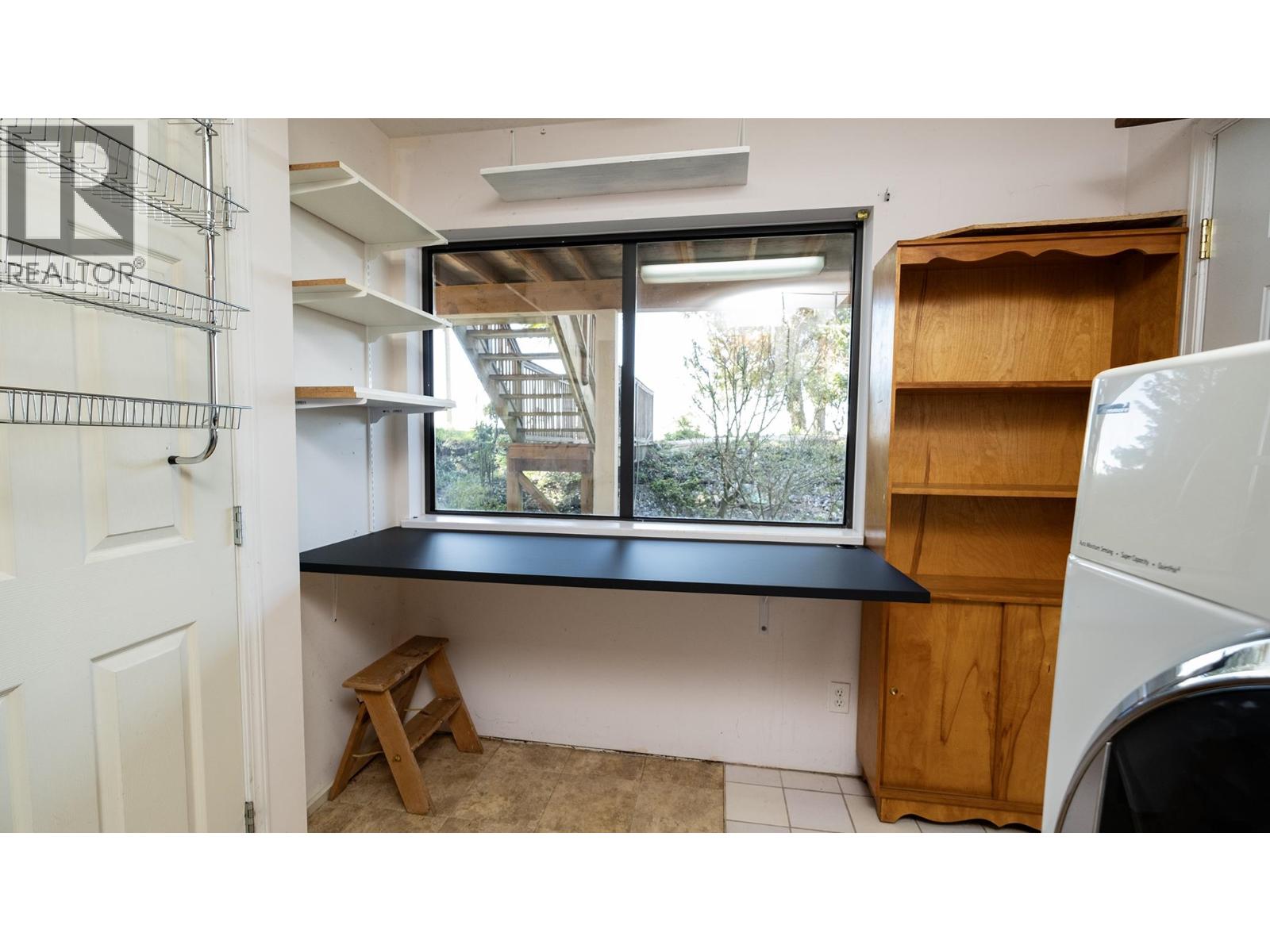 1618 Ocean Beach Esplanade, Gibsons, British Columbia  V0N 1V5 - Photo 20 - R3113049