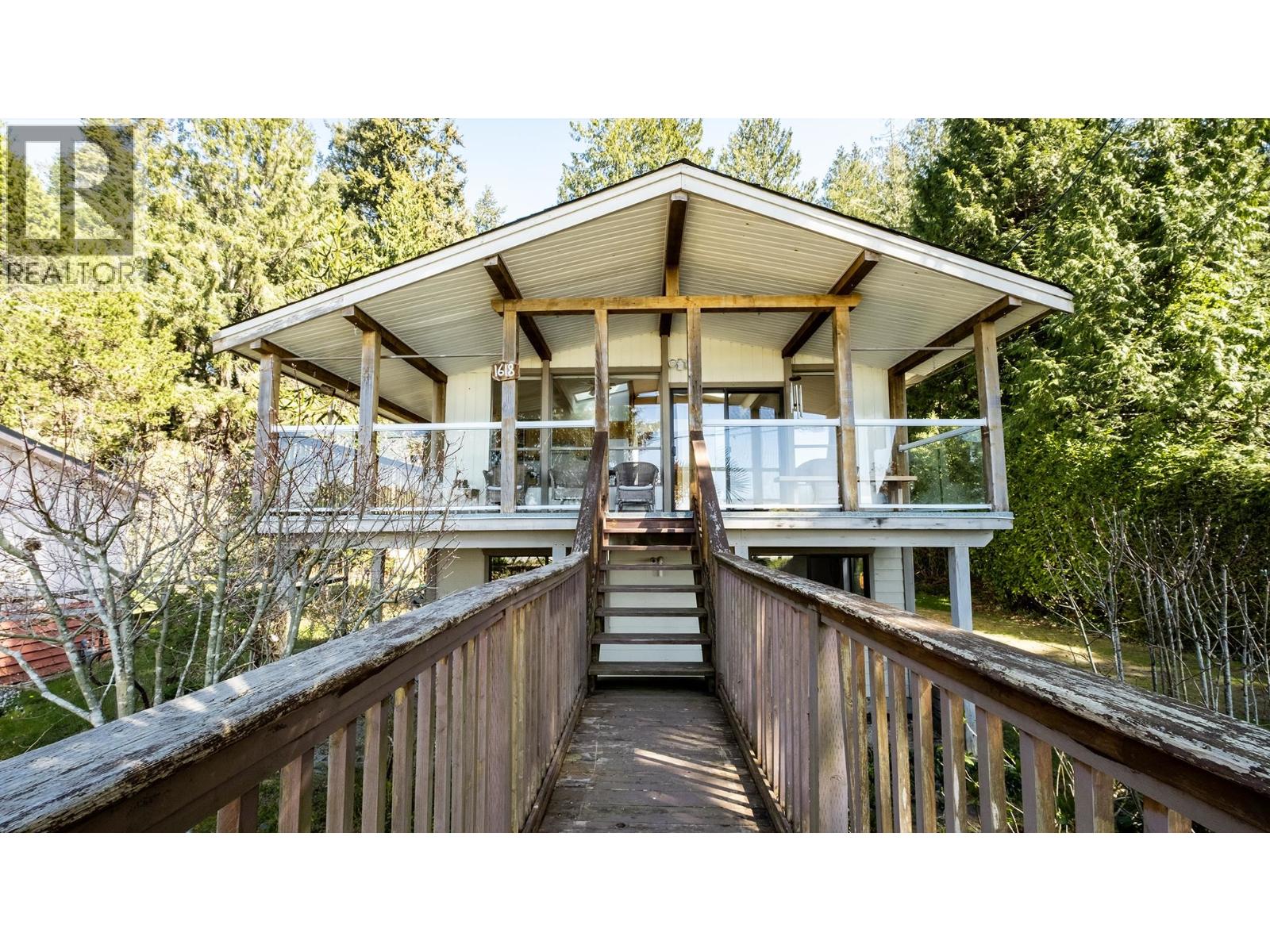 1618 Ocean Beach Esplanade, Gibsons, British Columbia  V0N 1V5 - Photo 22 - R3113049