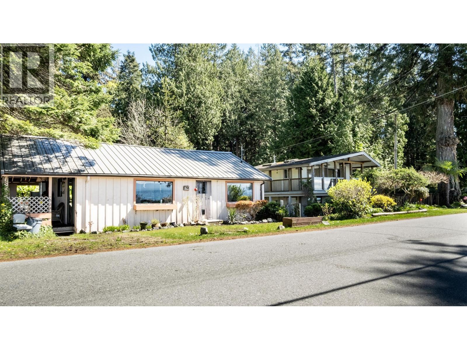 1618 Ocean Beach Esplanade, Gibsons, British Columbia  V0N 1V5 - Photo 25 - R3113049