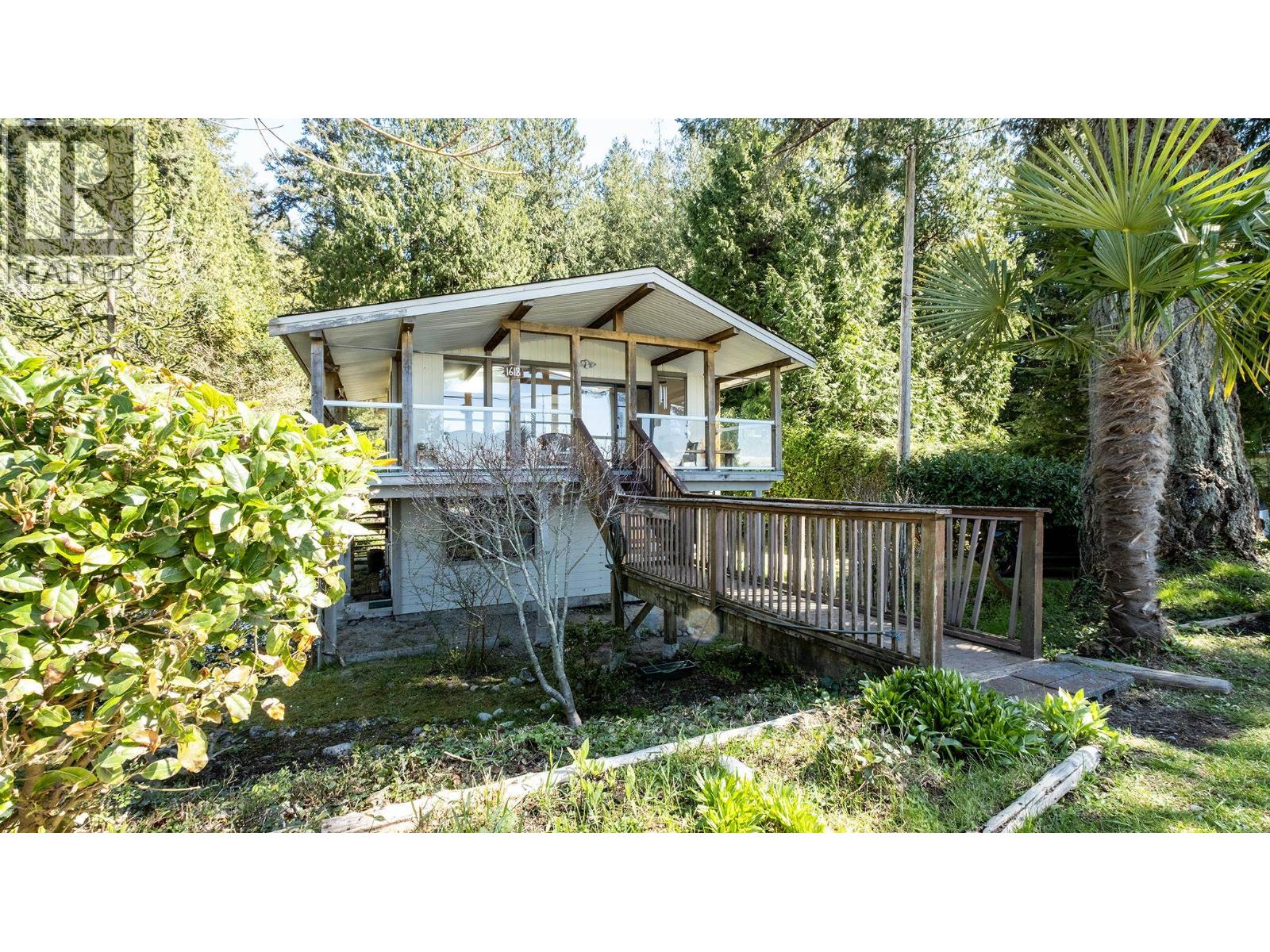 1618 Ocean Beach Esplanade, Gibsons, British Columbia  V0N 1V5 - Photo 29 - R3113049