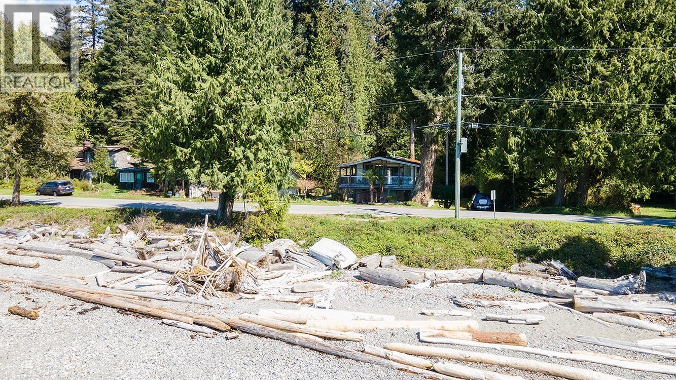1618 Ocean Beach Esplanade, Gibsons, British Columbia  V0N 1V5 - Photo 38 - R3113049