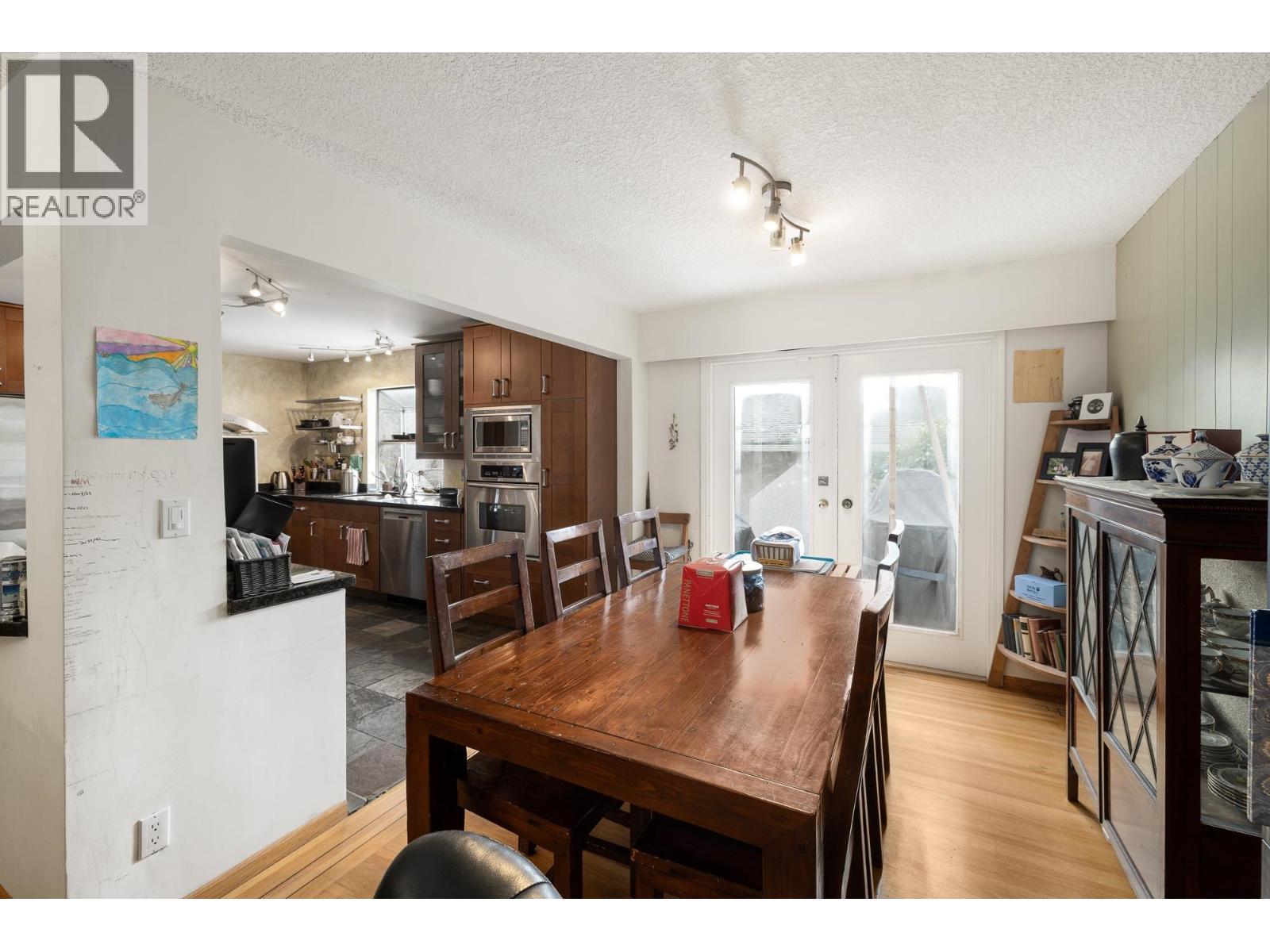 2041 Tompkins Crescent, North Vancouver, British Columbia  V7H 2C9 - Photo 10 - R3113061