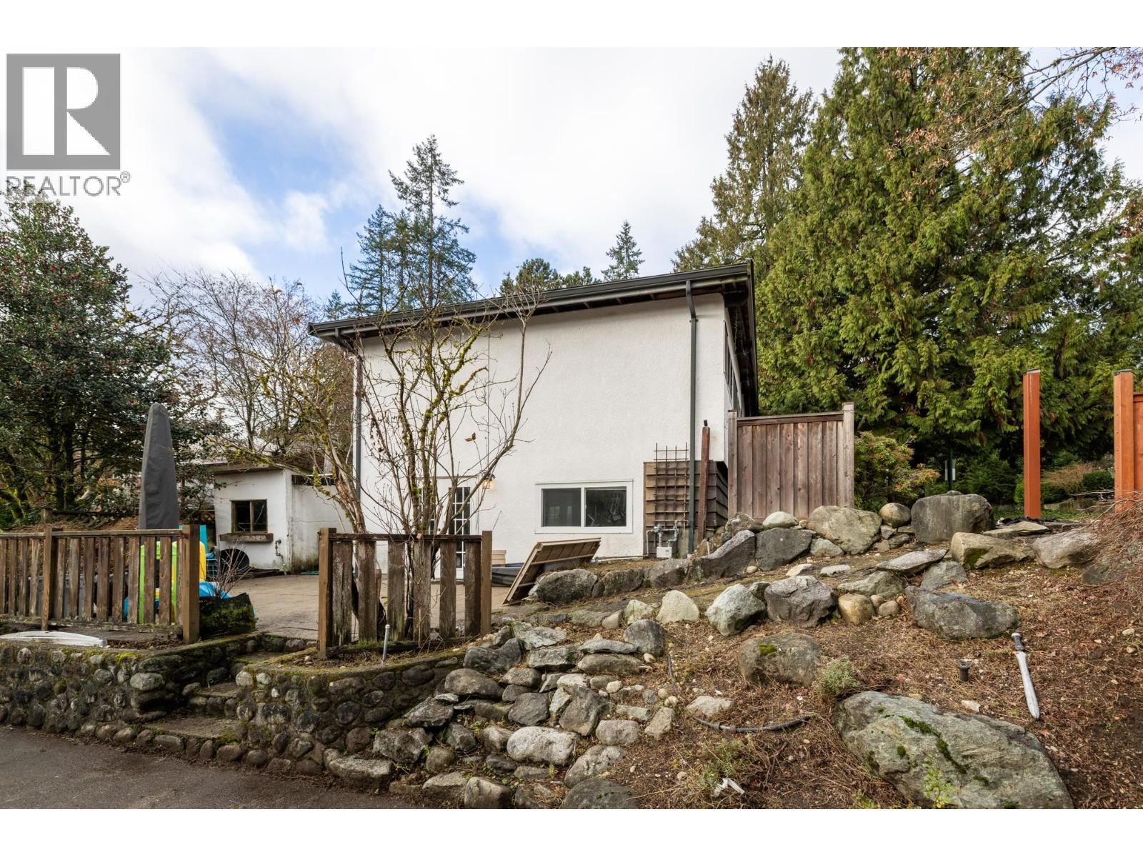 2041 Tompkins Crescent, North Vancouver, British Columbia  V7H 2C9 - Photo 33 - R3113061