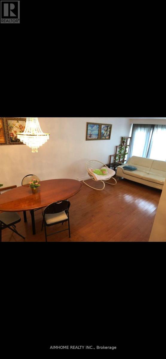 18 Lynch Road, Toronto, Ontario  M2J 2V5 - Photo 4 - C13015842