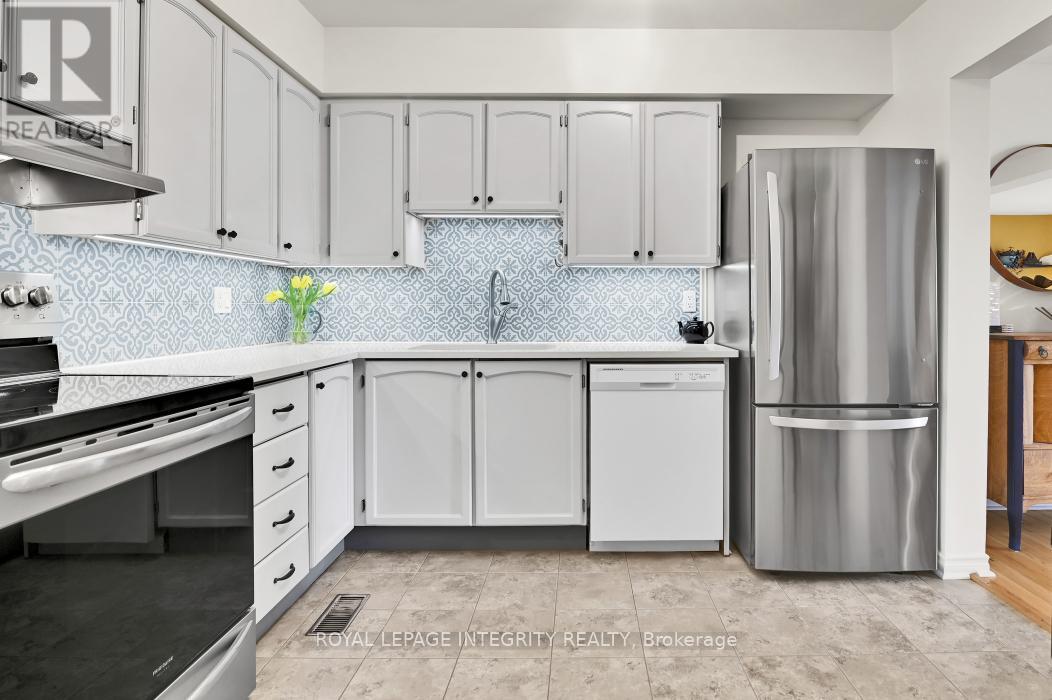 430 Sandhamn Private, Ottawa, Ontario  K1T 2Z1 - Photo 5 - X12968440