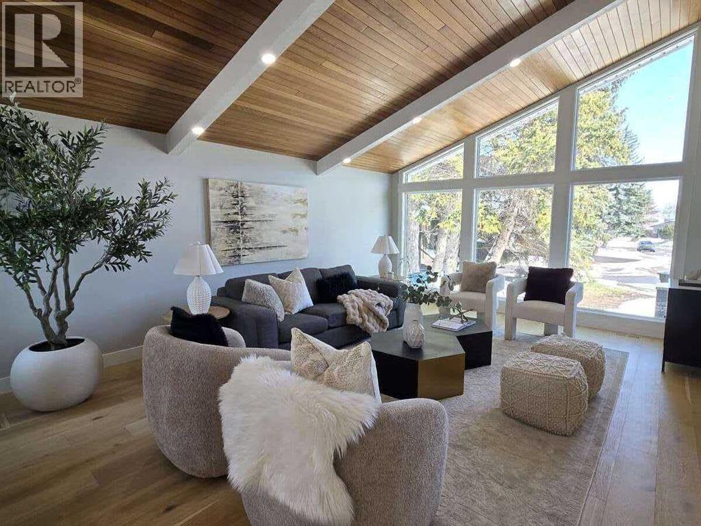 172 Oakchurch Place SW, Calgary, Alberta  T2V 4B5 - Photo 5 - A2302538