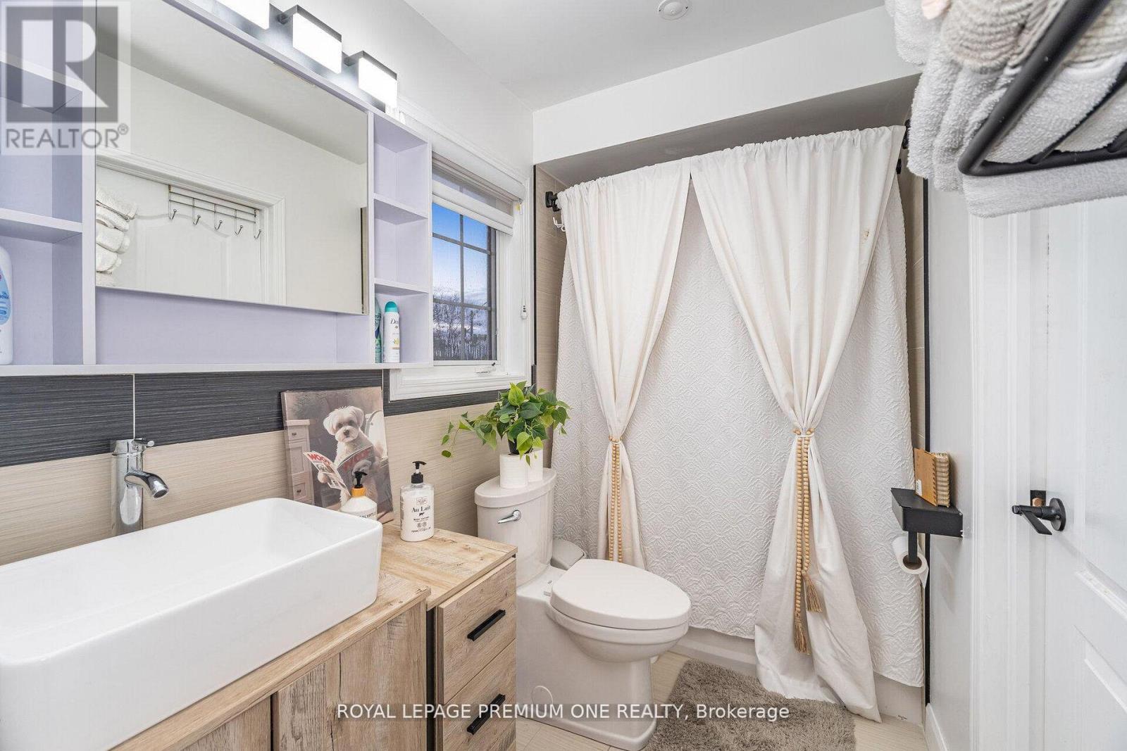 47 Triple Crown Avenue, Toronto, Ontario  M9W 7E5 - Photo 21 - W13015830