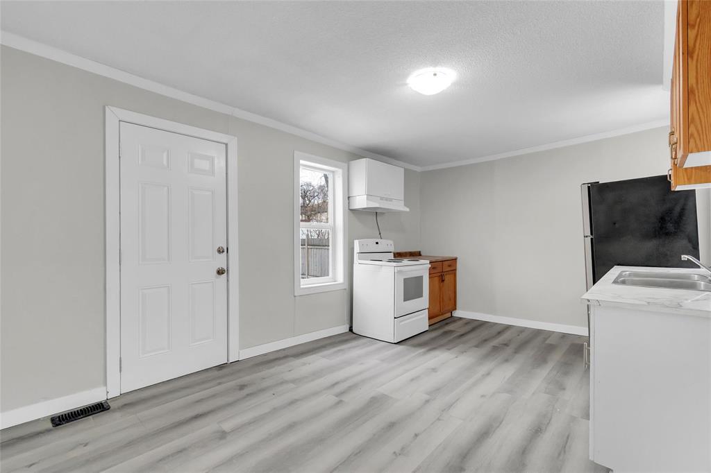 549 Sherbrook Street, Winnipeg, Manitoba  R3B 2W9 - Photo 8 - 202605729