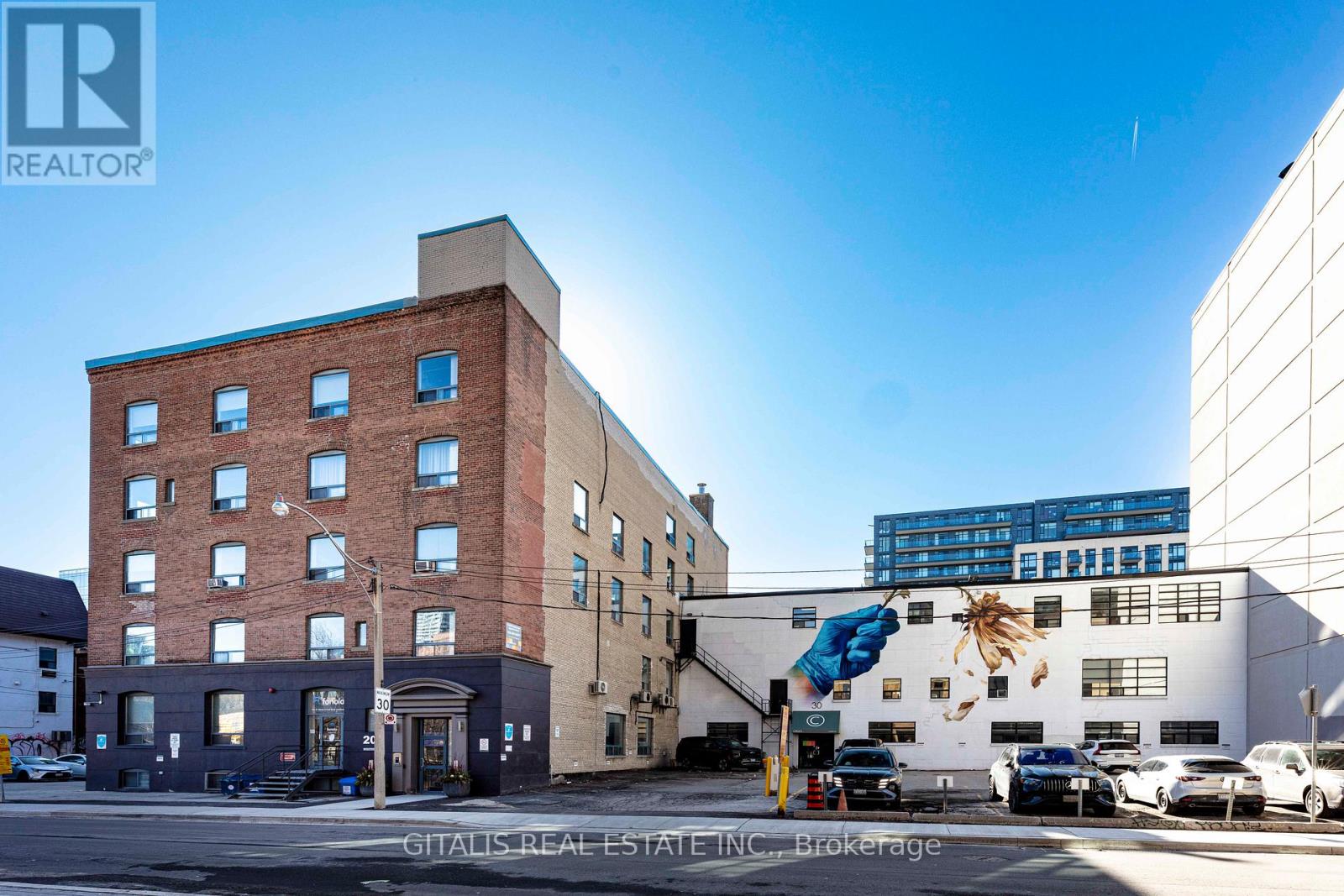 302 - 20 Maud Street, Toronto, Ontario  M5V 2M5 - Photo 2 - C12664700
