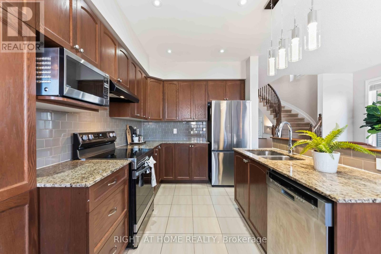 365 Livery Street, Ottawa, Ontario  K2V 0B4 - Photo 8 - X13015080