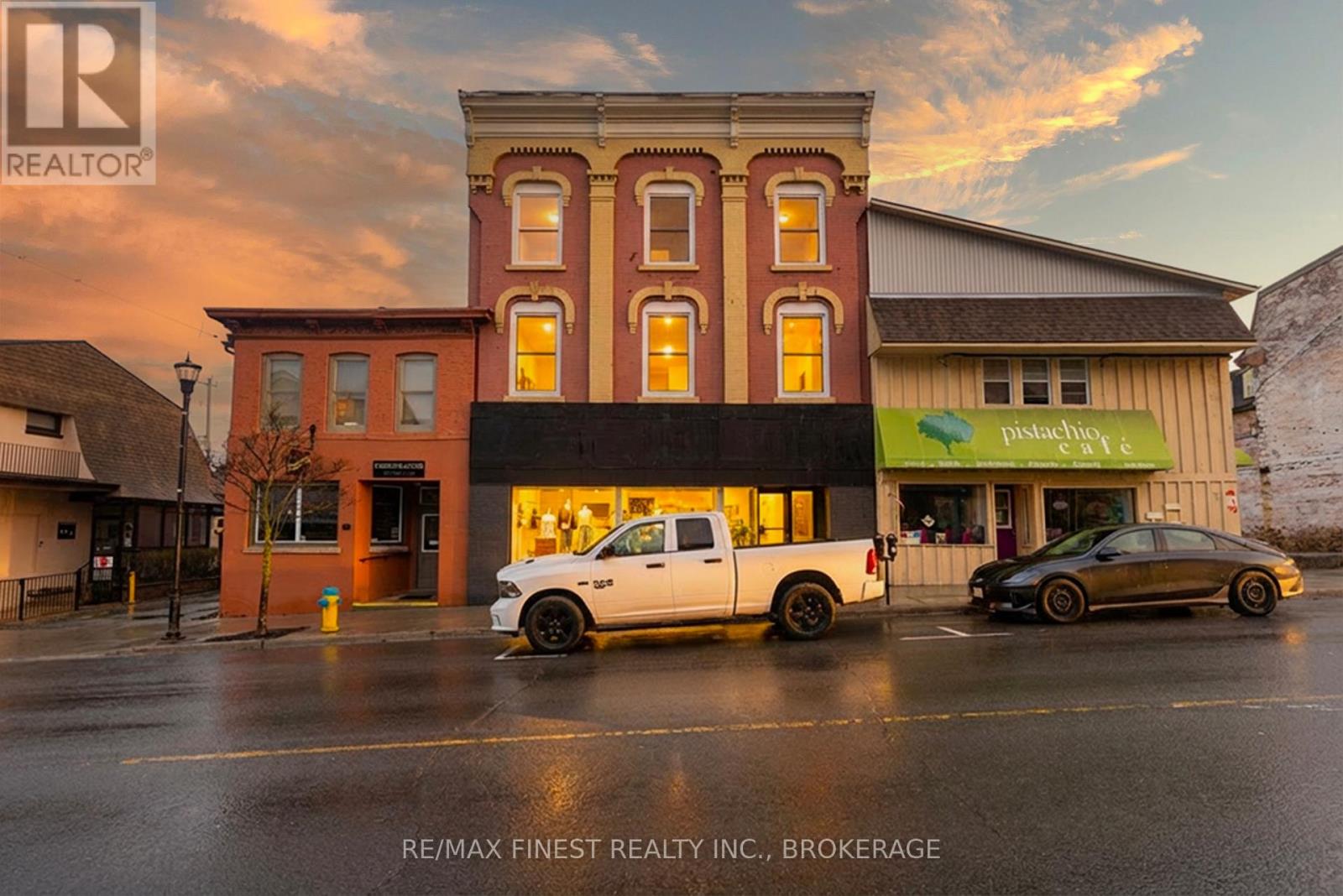 $1,199,900.0084 King Street E, Gananoque, Ontario