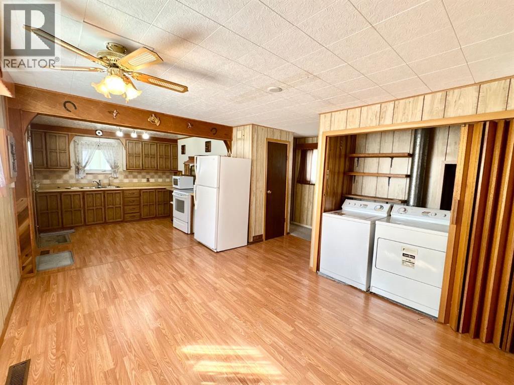 706 12 Street N, Lethbridge, Alberta  T1H 2H4 - Photo 6 - A2301077