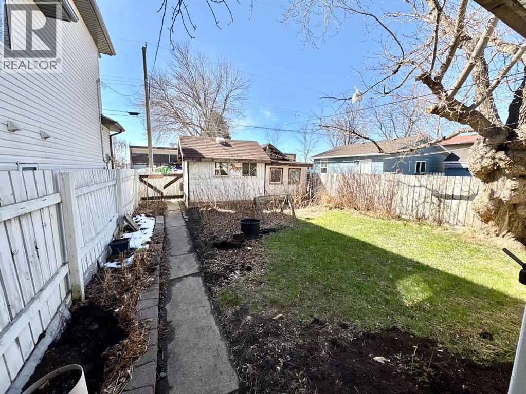 706 12 Street N, Lethbridge, Alberta  T1H 2H4 - Photo 25 - A2301077