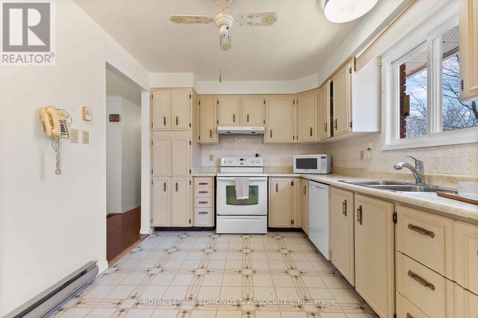 35 Harris Crescent, Whitewater Region, Ontario  K0J 1C0 - Photo 12 - X13015894