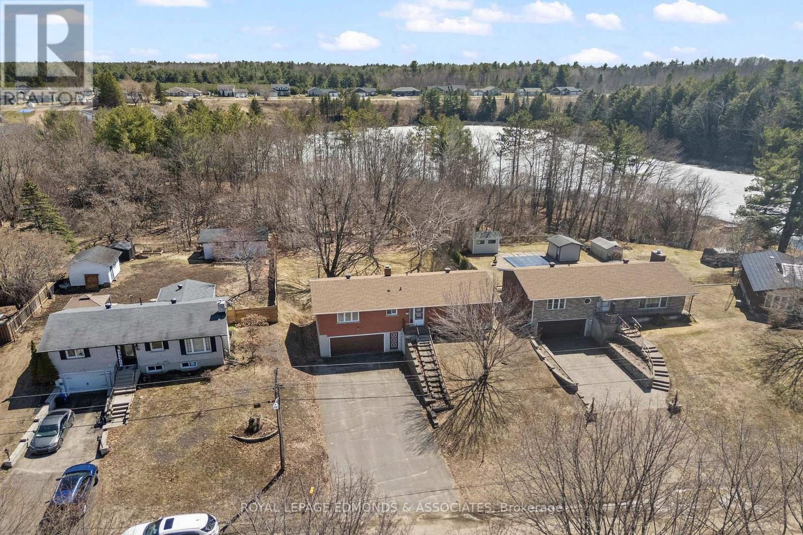 35 Harris Crescent, Whitewater Region, Ontario  K0J 1C0 - Photo 3 - X13015894