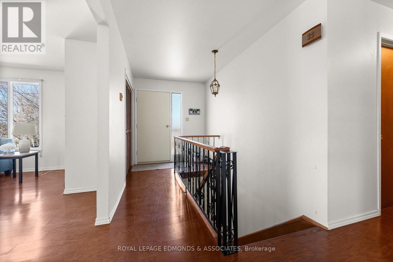 35 Harris Crescent, Whitewater Region, Ontario  K0J 1C0 - Photo 5 - X13015894