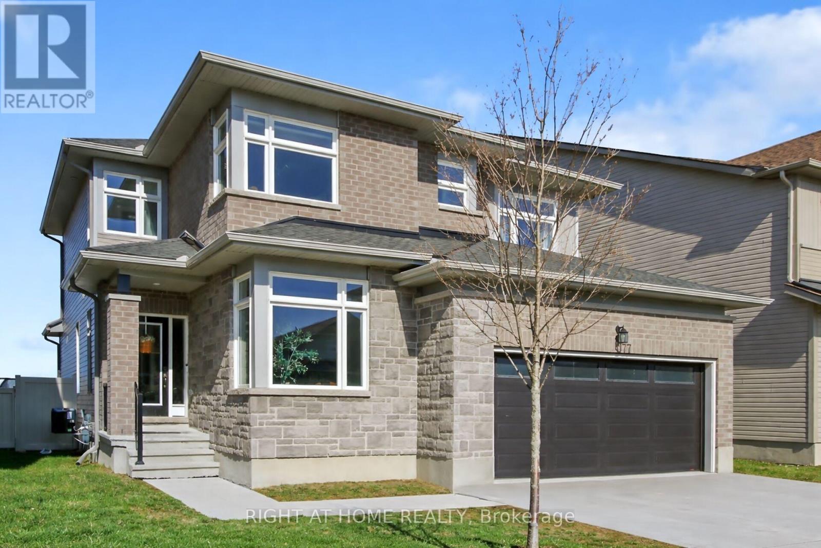 77 DUNLOP ROAD, Carleton Place, Ontario