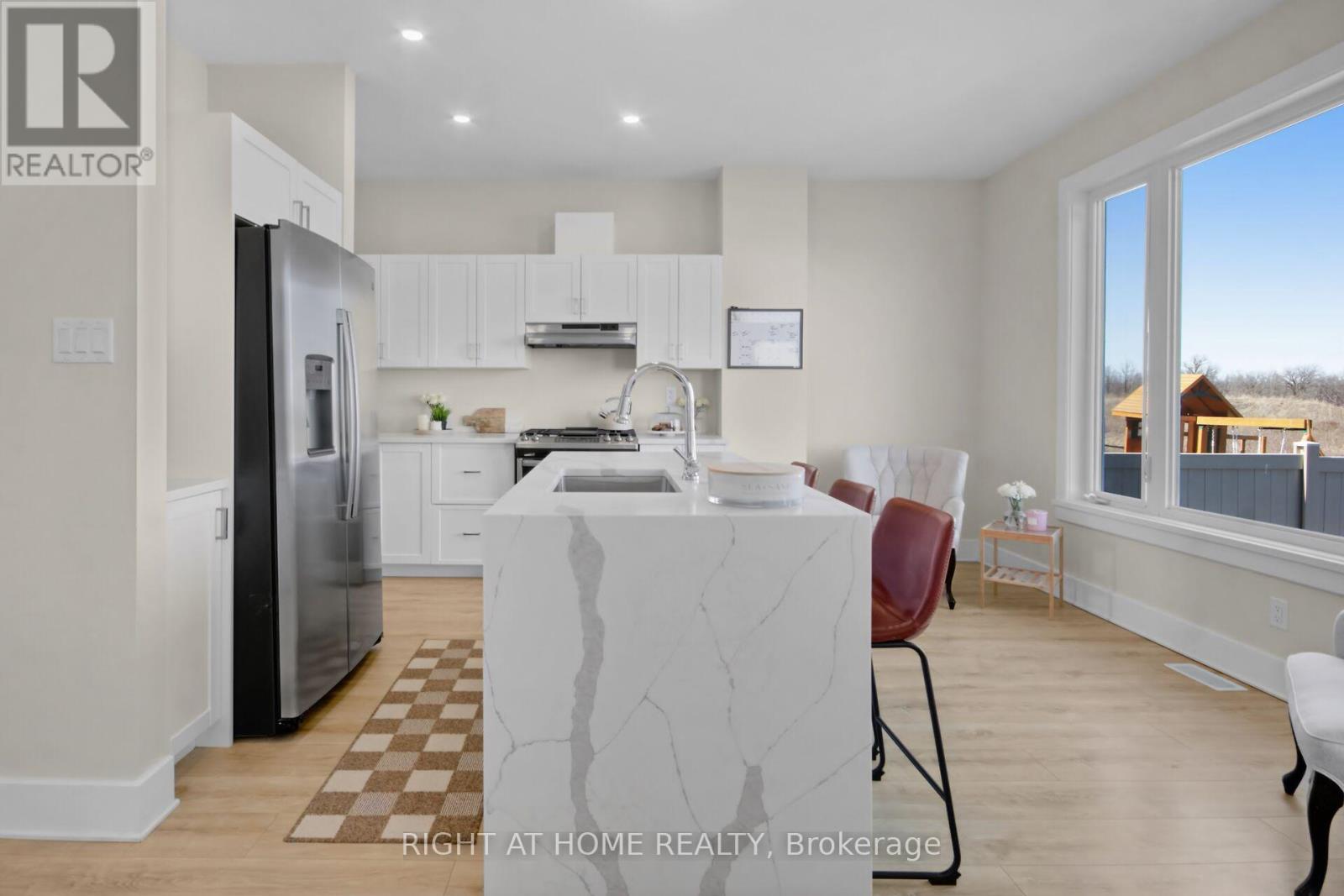 77 Dunlop Road, Carleton Place, Ontario  K7C 0R8 - Photo 10 - X13015960