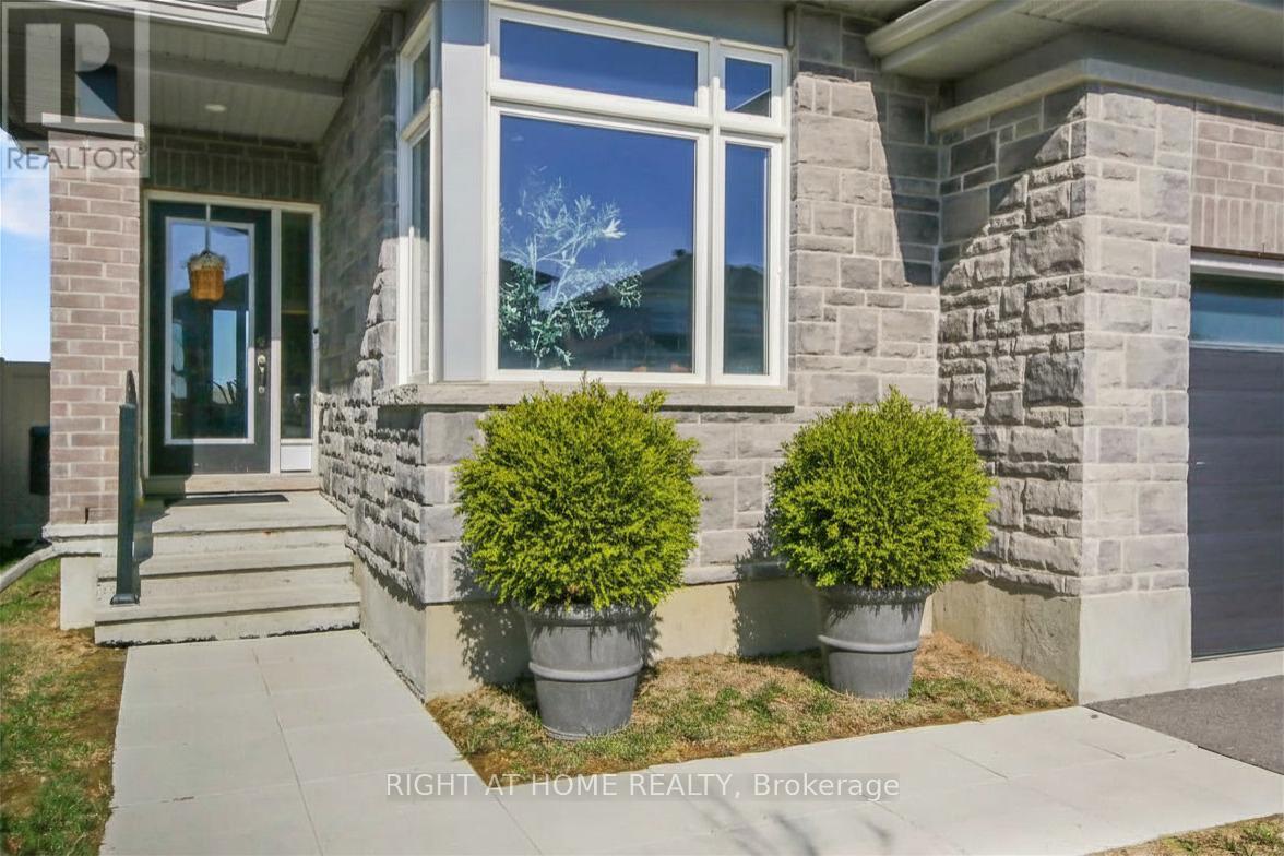 77 Dunlop Road, Carleton Place, Ontario  K7C 0R8 - Photo 3 - X13015960