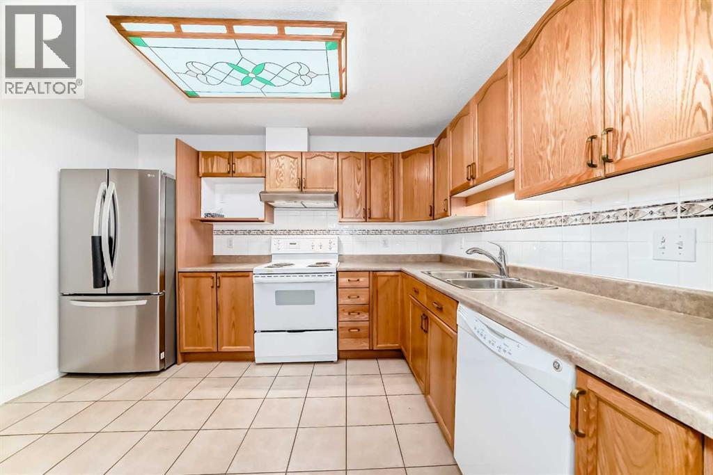 3202 Sienna Park Green Sw, Calgary, Alberta  T3H 3N7 - Photo 4 - A2292319