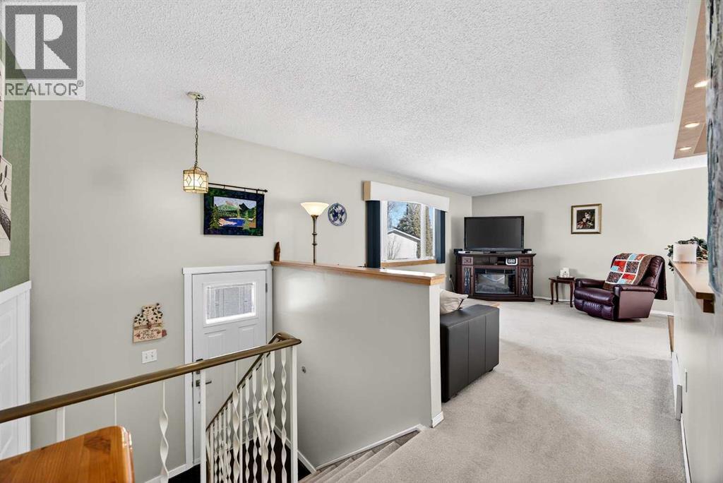 152 Maddock Way Ne, Calgary, Alberta  T2A 3X3 - Photo 3 - A2292455