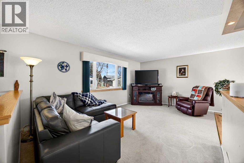 152 Maddock Way Ne, Calgary, Alberta  T2A 3X3 - Photo 4 - A2292455