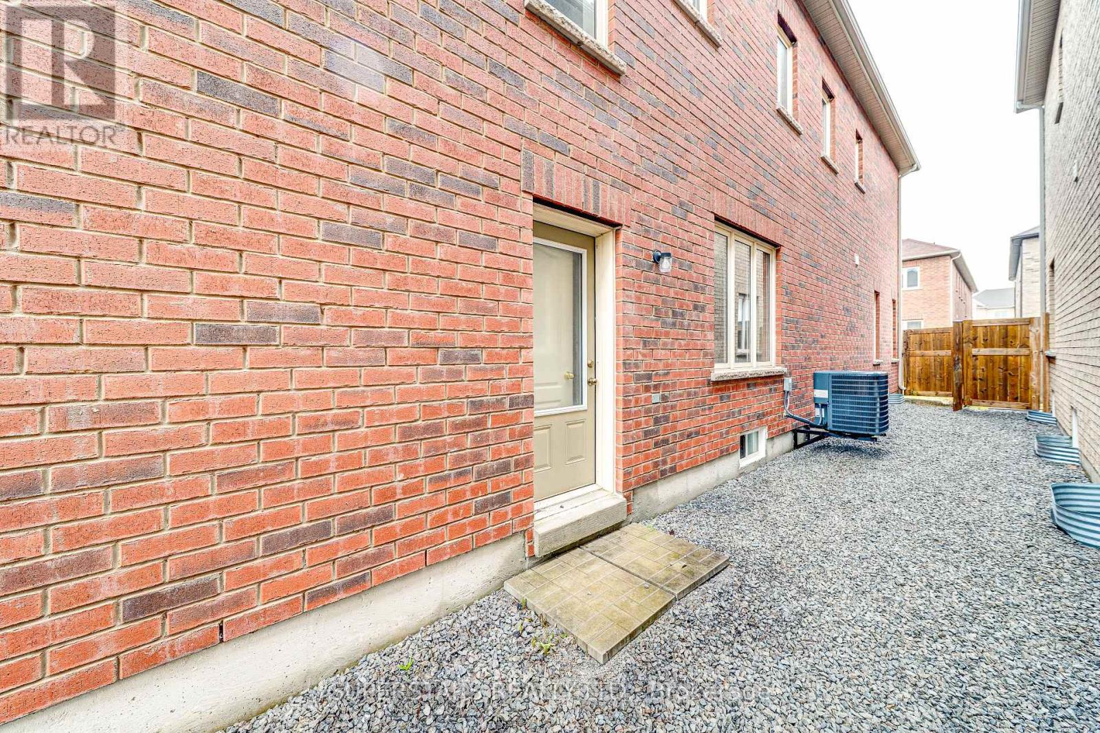 8 Kavanagh Avenue, East Gwillimbury, Ontario  L9N 0P6 - Photo 30 - N13015878