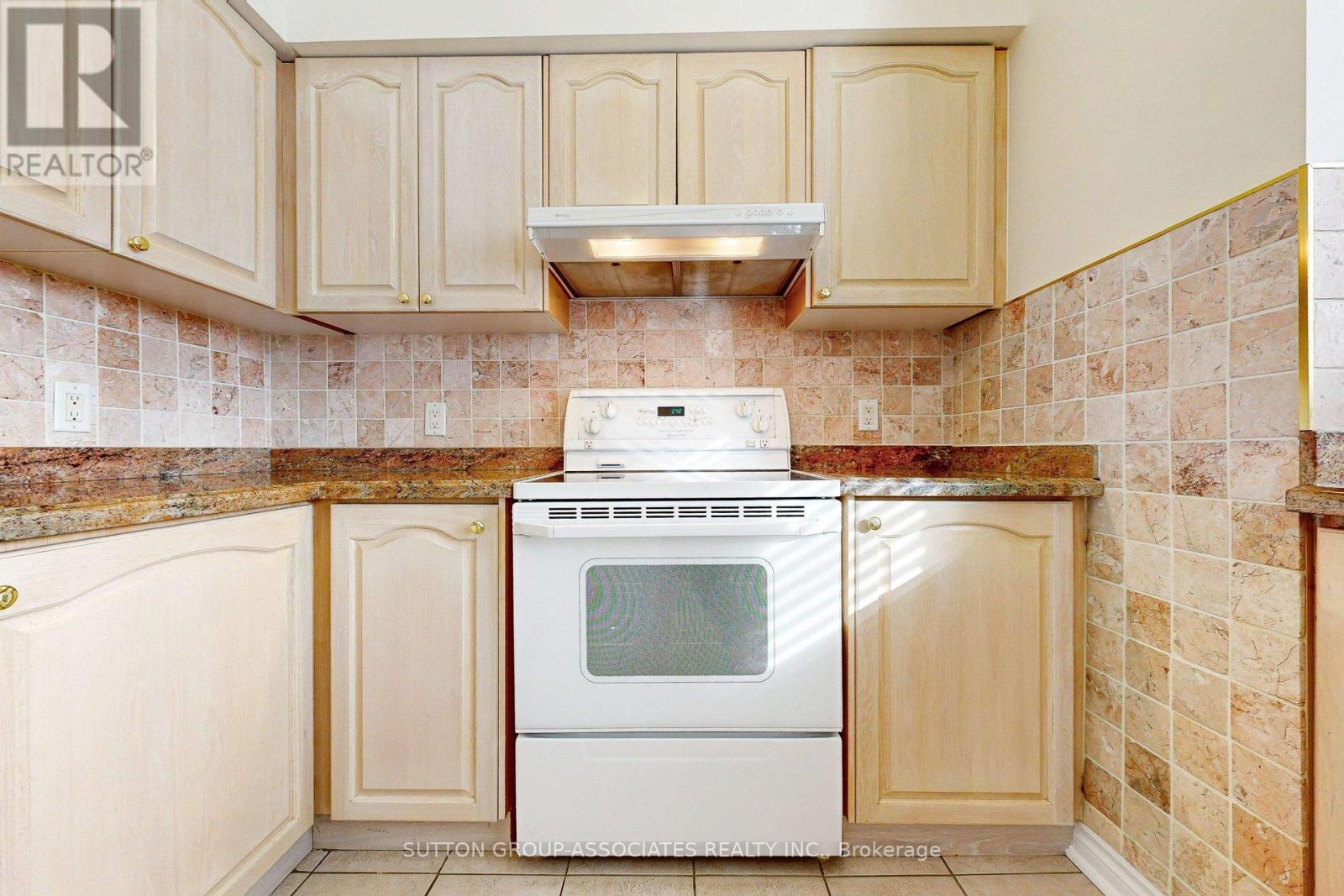 31 Pairash Avenue, Richmond Hill, Ontario  L4C 0N1 - Photo 21 - N13015938