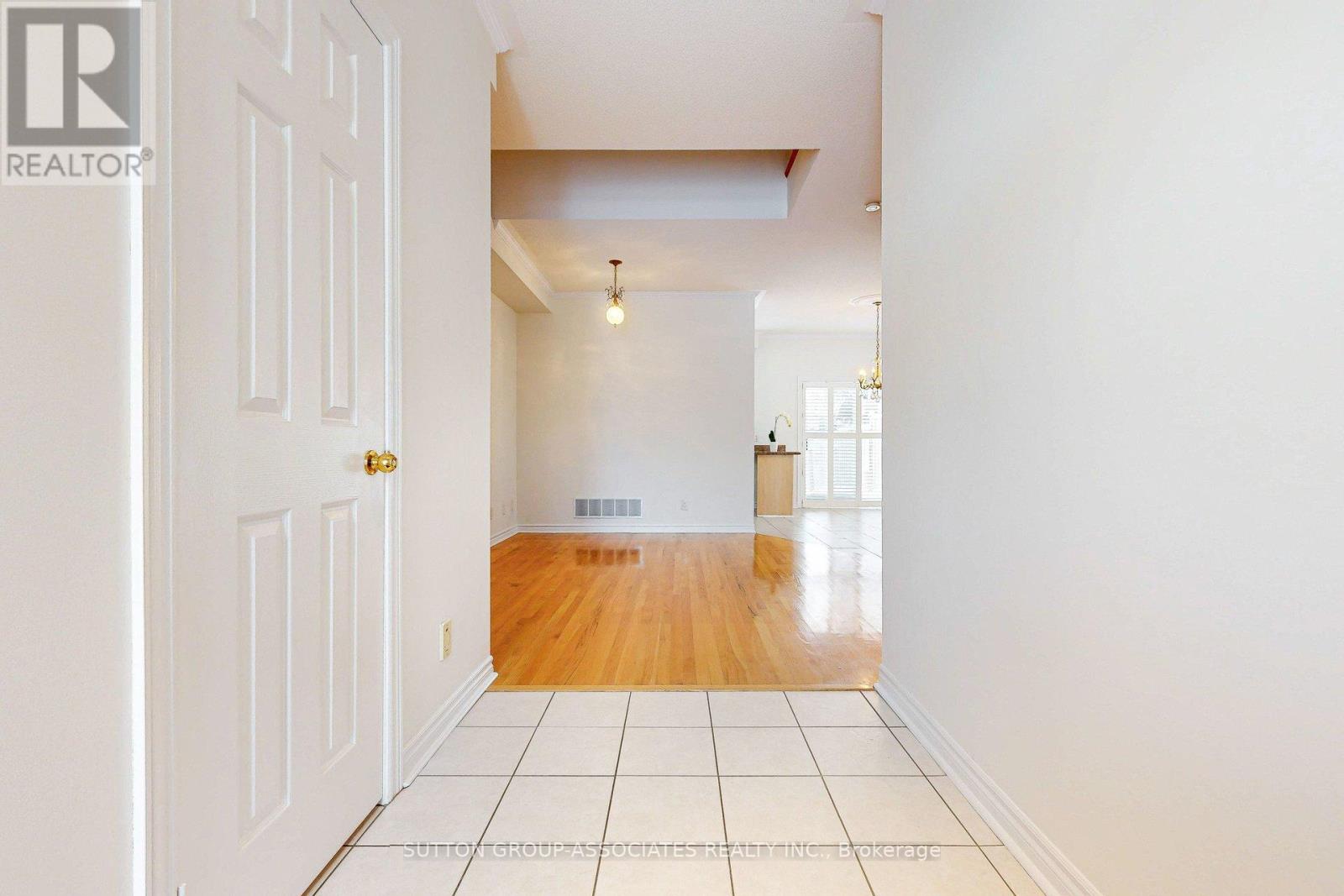 31 Pairash Avenue, Richmond Hill, Ontario  L4C 0N1 - Photo 7 - N13015938