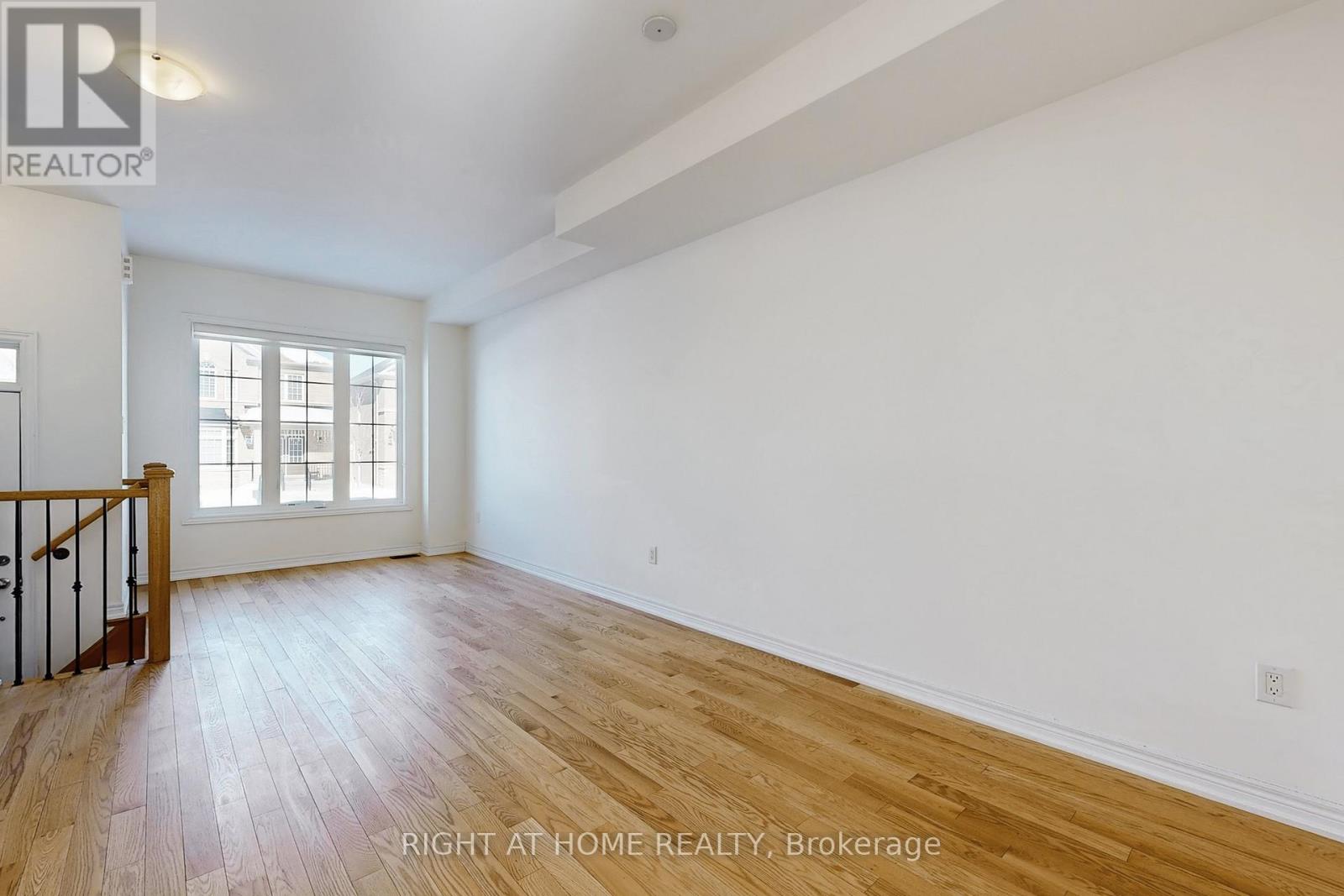 553 White's Hill Avenue, Markham, Ontario  L6B 0J8 - Photo 3 - N13015964