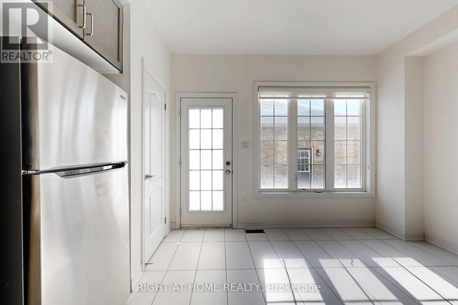 553 White's Hill Avenue, Markham, Ontario  L6B 0J8 - Photo 9 - N13015964