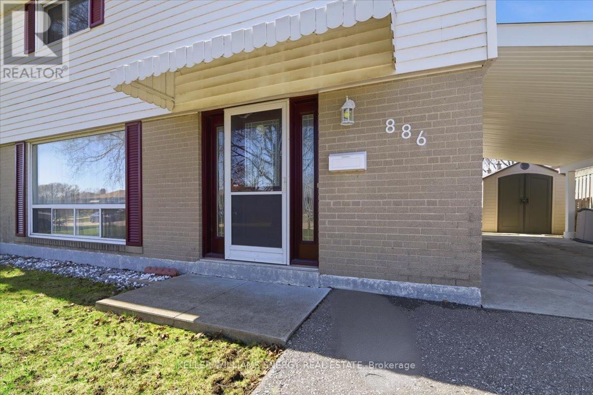 886 Antonio Street, Pickering, Ontario  L1W 1T3 - Photo 4 - E12814992